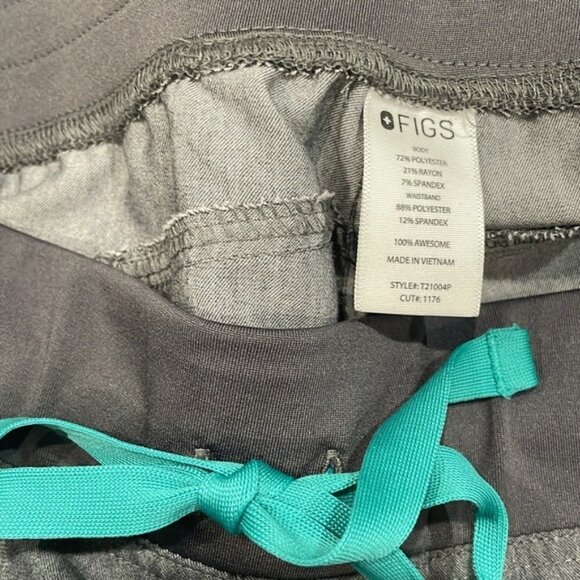 EC FIGS Scrub Bottoms - Grey - Size M - Picture 3 of 4